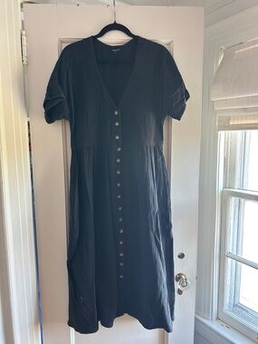 Madewell Black Button-Front V-Neck Midi Dress